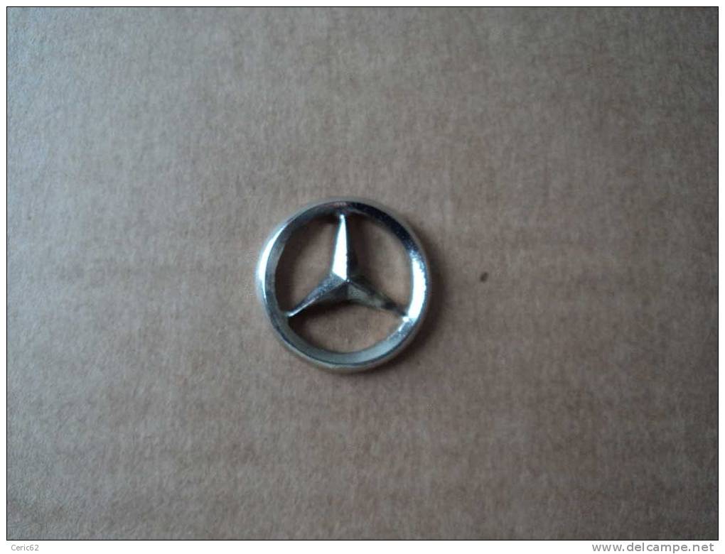 RARE PINS LOGO AUTOMOBILE MERCEDES - Mercedes