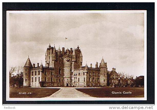 RB 677 - Real Photo Postcard Glamis Castle Angus Scotland - Angus