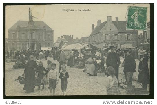 62 ETAPLES / Le Marché / - Etaples