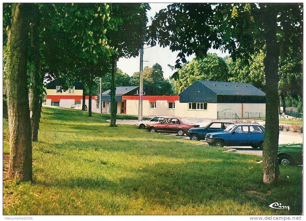 Aily Sur Noye ( Somme) Place Du Logis école Maternelle, Ed Photo Cim - Ailly Sur Noye