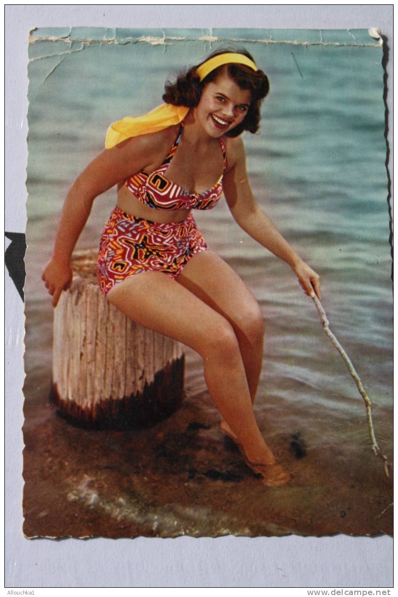 CPSM >>MOUGINS 06  > LE SOURIRE DE LA SIRENE > BELLE PIN-UP PIN UP Année 1956  > CIE ARTS PHOTOMECANIQUE - Mougins