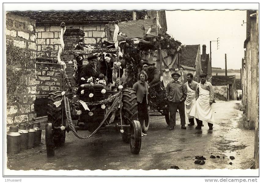 Carte Postale Sergines - Le Carnaval Chaque Année Le Mercredi Des Cendres - Tracteur, Fêtes - Sergines