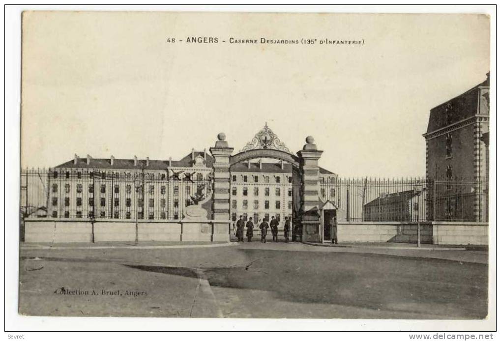 ANGERS -  Caserne Desjardins ( 135 ° D'Infanterie).. - Angers