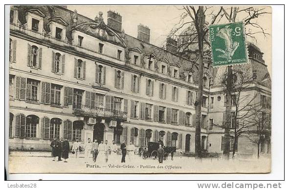 CPA  75.-PARIS.- VAL-de-GRACE.- Pavillon Des Officiers  Personnages.--Mar 2011 020 - Santé, Hôpitaux