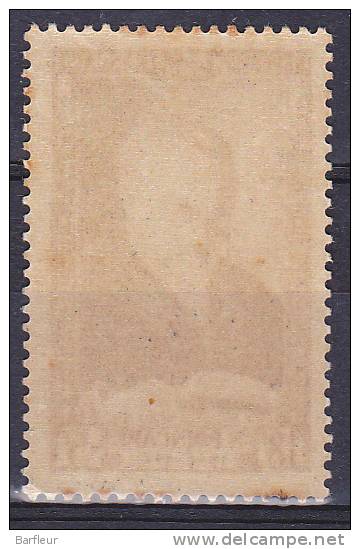 Année 1952 : Y. & T.N° 933** Avec Quelques Rousseurs Sur Gomme - Unused Stamps