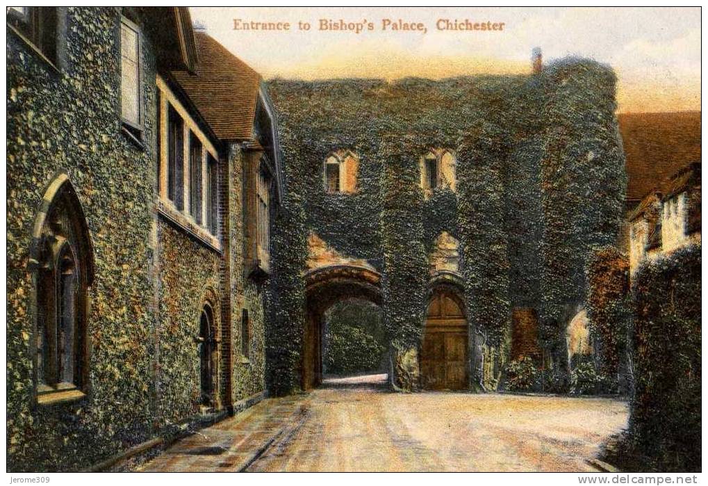 ROYAUME-UNI - CHICHESTER - CPA - N°201-1 - Chichester, Entrance To Bishop's Palace - Chichester