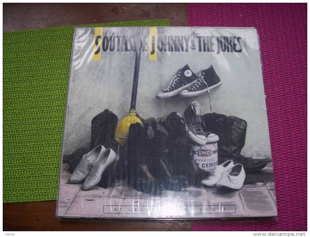 SOUTHSIDE  JOHNNY  &  THE  JUKES  °°  AT  LEAST  WE  GOT  SHOES - Rock