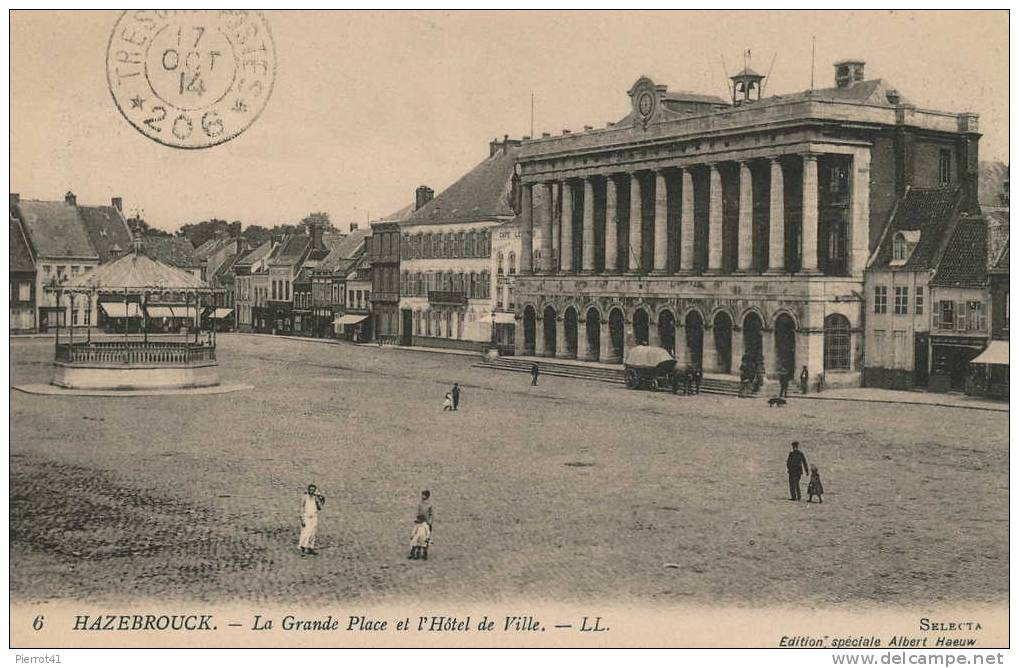HAZEBROUCK - La Grande Place Et L'Hôtel De Ville - Hazebrouck