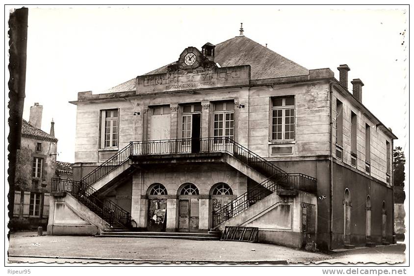 85 LA CHAIZE LE VICOMTE - L Hotel De Ville - La Chaize Le Vicomte