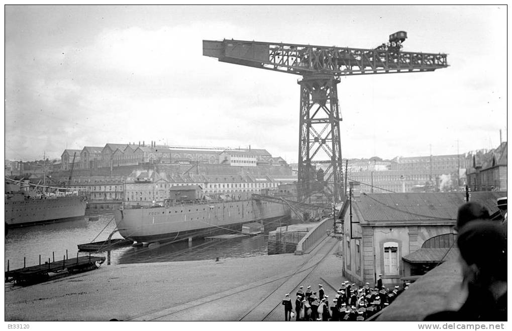 Brest L'arsenal La Penfeld.le Foch Sous La Grue.plan  Différent .   Vue Portuaire Magnifique - Other & Unclassified