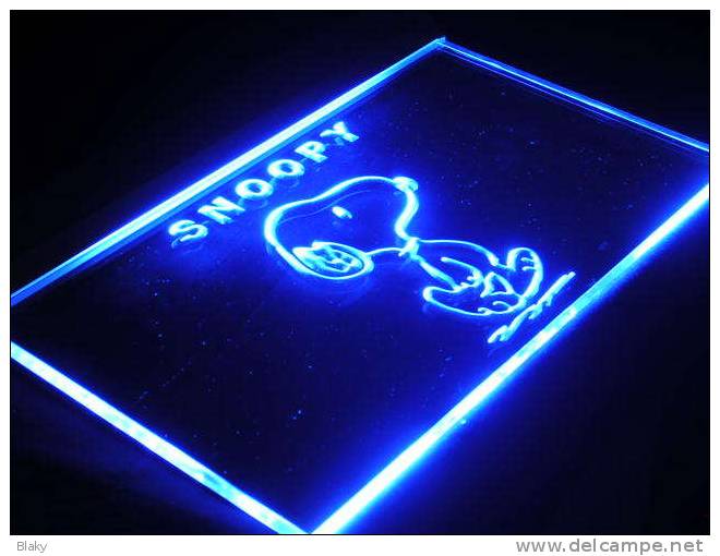 PEANUTS SNOOPY--- Adventures Sign Comic NEW Néon***  Voir Description Attention Prise Américaine - Snoopy