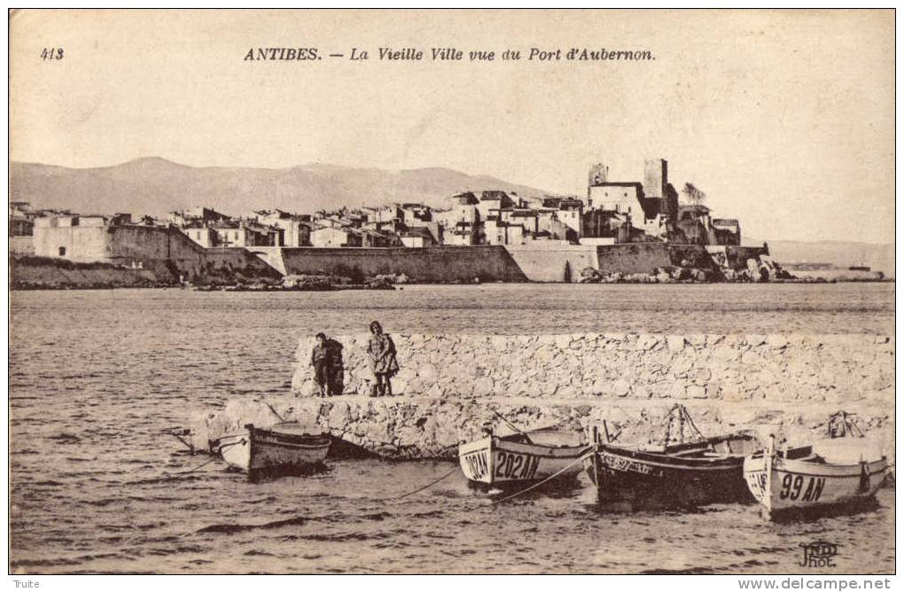 ANTIBES LA VIEILLE VILLE VUE DU PORT-D'AUBERNON  ENFANTS - Antibes - Altstadt