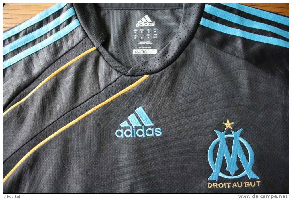 COLLECTOR PREMIER MAILLOT DE FOOT OLYMPIQUE DE MARSEILLE O.M. DROIT AU BUT ADIDAS AVEC LE NOUVEAU SPONSOR " BETCLIC " - Bekleidung, Souvenirs Und Sonstige