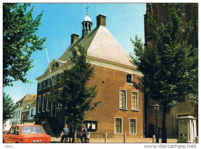 Wijk Bij Duurstede    Marktplein Met Stadhuis Oldtimer / Auto /car - Wijk Bij Duurstede