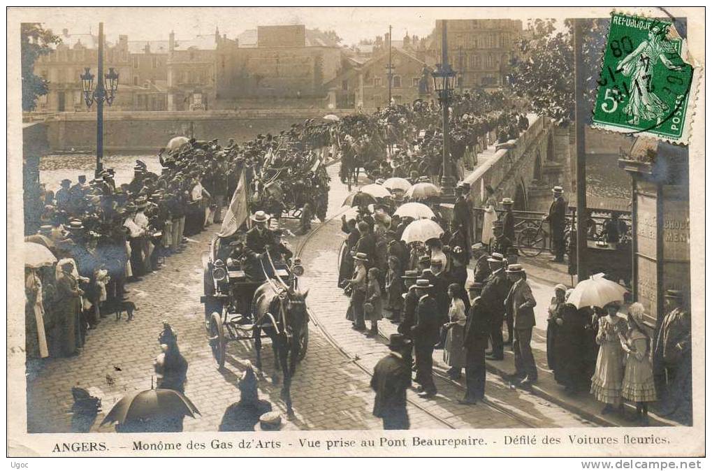 CPA - 49 - ANGERS - Monône Des Gas Dz'Arts - Vue Prise Au Pont Beaurepaire - Défilés Des Voitures Fleuries - 899 - Angers