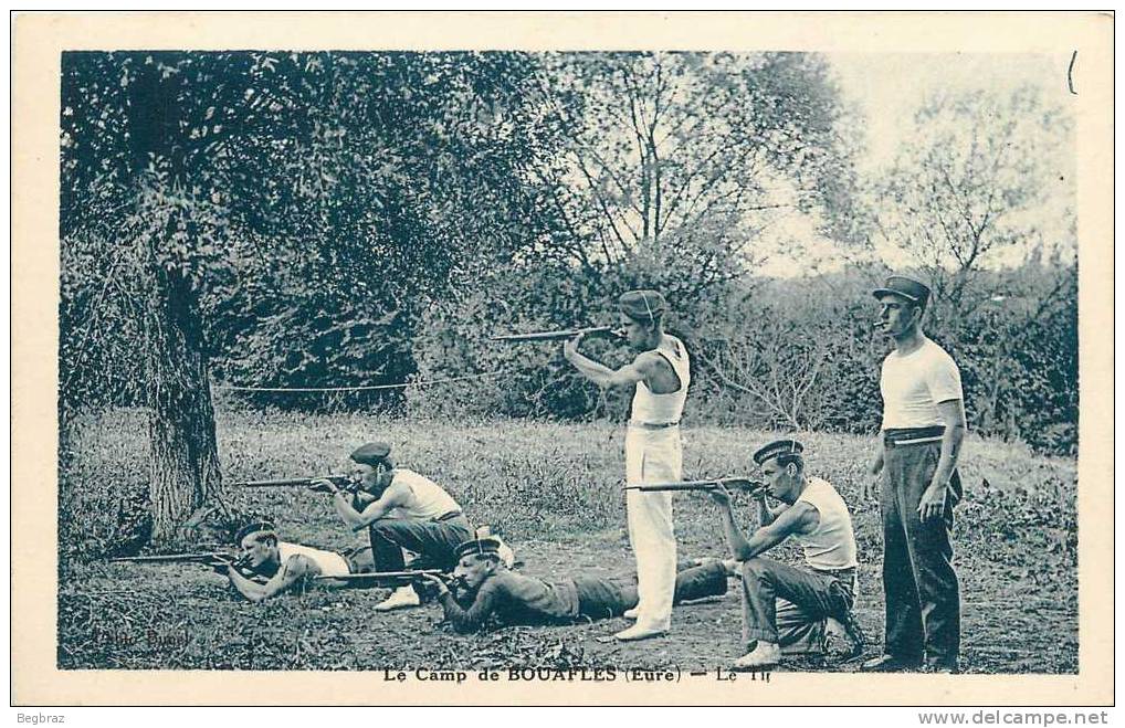 LE TIR      CAMP DE BOUAFLES    MILITAIRE - Tiro (armas)