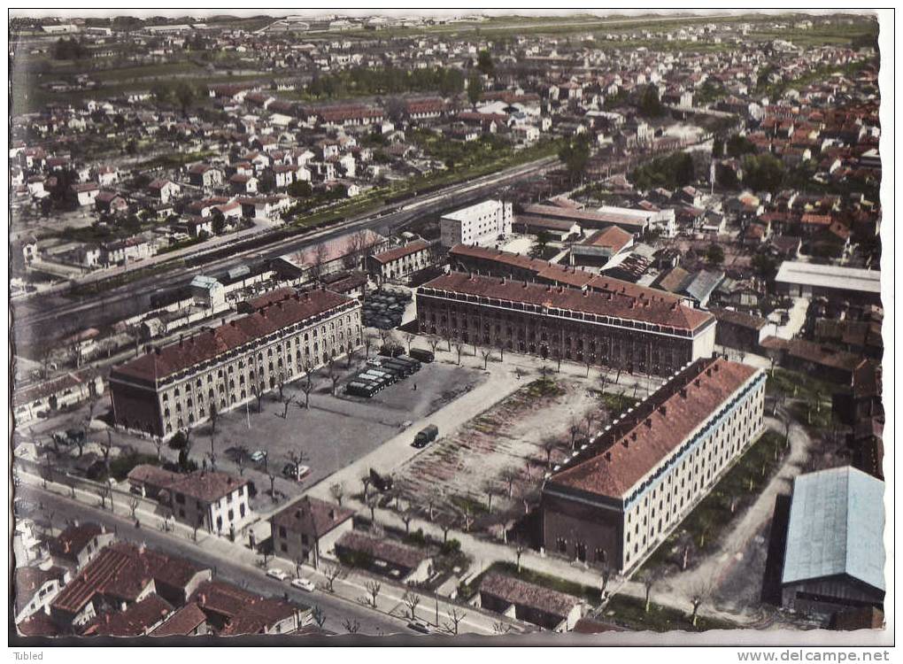 Cpm MONTAUBAN Vue D'avion Caserne Du 11ème Régiment D'Infanterie - Montauban