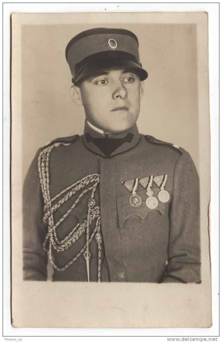 KINGDOM Of YUGOSLAVIA - Kamenica (Serbia), Gendarmerie, Police, Officer, Medals, Real Photo Postcard, Around 1931. - Policia – Gendarmería