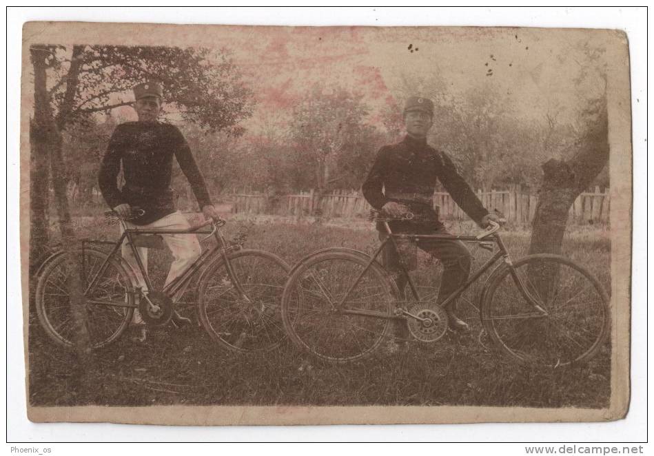 KINGDOM Of YUGOSLAVIA - Gendarmerie, Police, Bicycle, Real Photo, 11,5x7,5cm, Around 1930. - Police - Gendarmerie