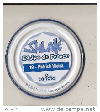 Equipe De France De Football-patrick Vieira-nr 19-jeu Du Shlak-diamètre 6cm- - Milchdeckel - Kaffeerahmdeckel