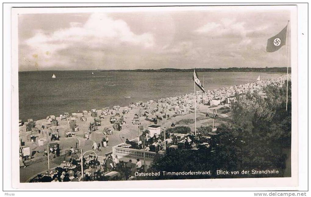 D2155:   TIMMENDORFER STRAND : Blick Von Der Strandhalle ( Reichsfahne) - Timmendorfer Strand