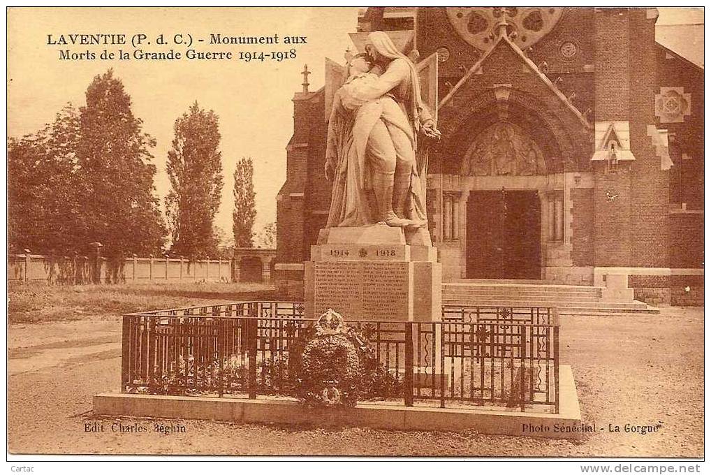 D62 - LAVENTIE - MONUMENT AUX MORTS DE LA GRANDE GUERRE 1914-1918 - Laventie