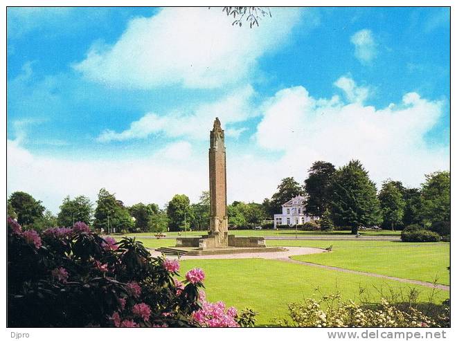 Oosterbeek   Airbornemonument  En Airborne Museum - Oosterbeek