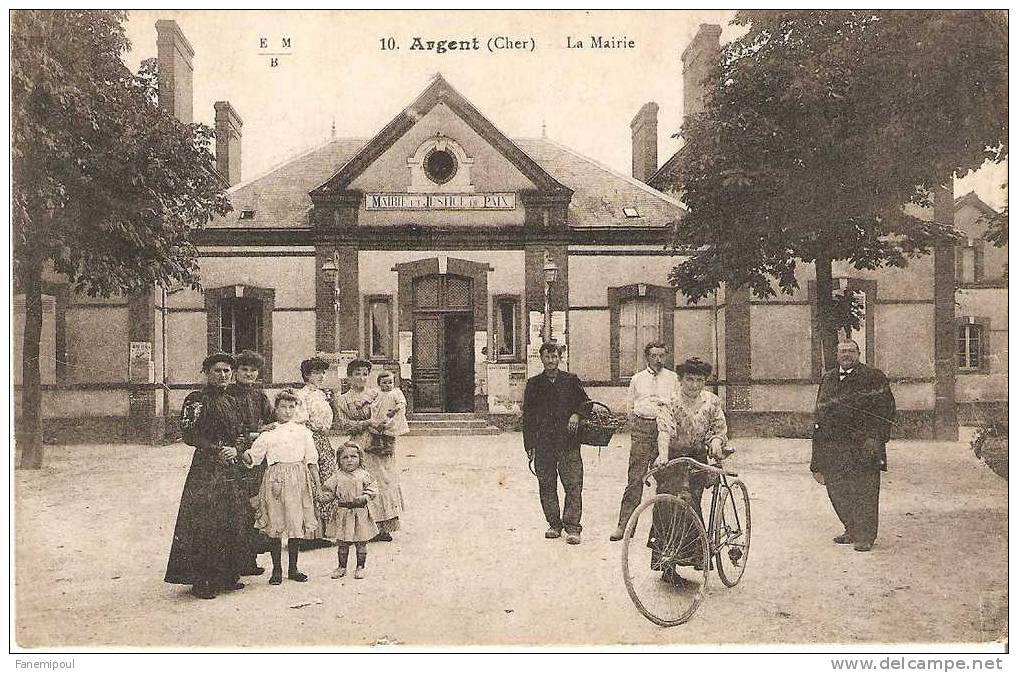 ARGENT.   La Mairie  (en L´état) - Argent-sur-Sauldre