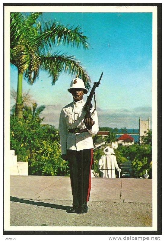 Royal Bahamas Police Force Changing The Guard 1984 - Bahamas