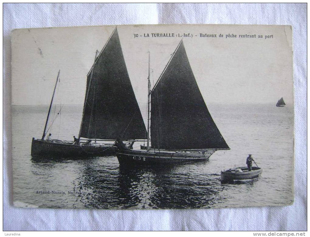 CP  LA TURBALLE N°30  BATEAUS DE PECHE RESNTRANT AU PORT - ECRITE EN 1914 - La Turballe