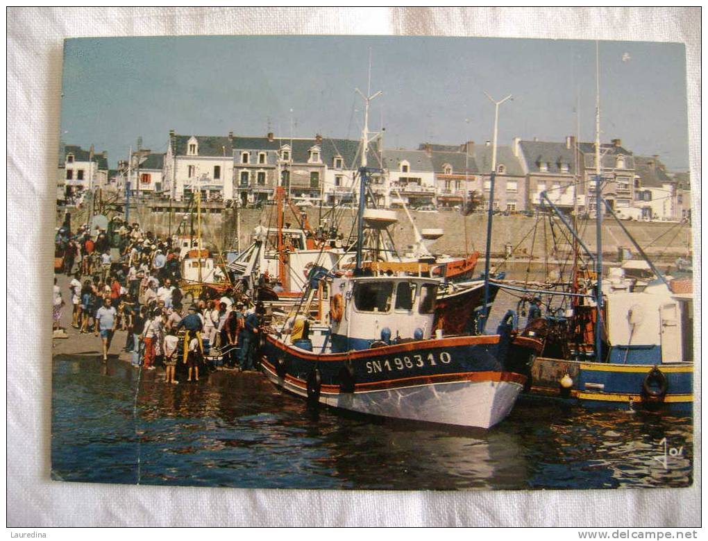 CPM  LA TURBALLE  N°9419  RETOUR DE PECHE DEBARQUEMENT DU POISSON - La Turballe