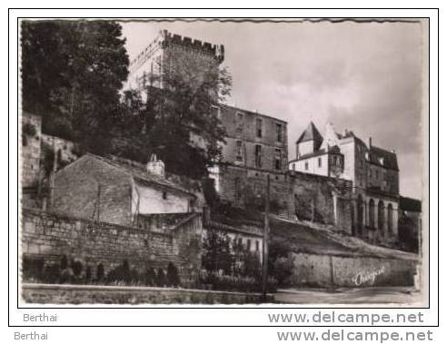 CPM 17 PONS - Le Donjon Et Le Chateau Des Sires De Pons - Pons