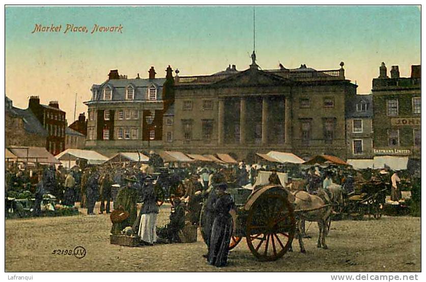 Royaume Uni - Uk -ref A185- Market Place , Newark   - Postcard In Good Condition - - Autres & Non Classés