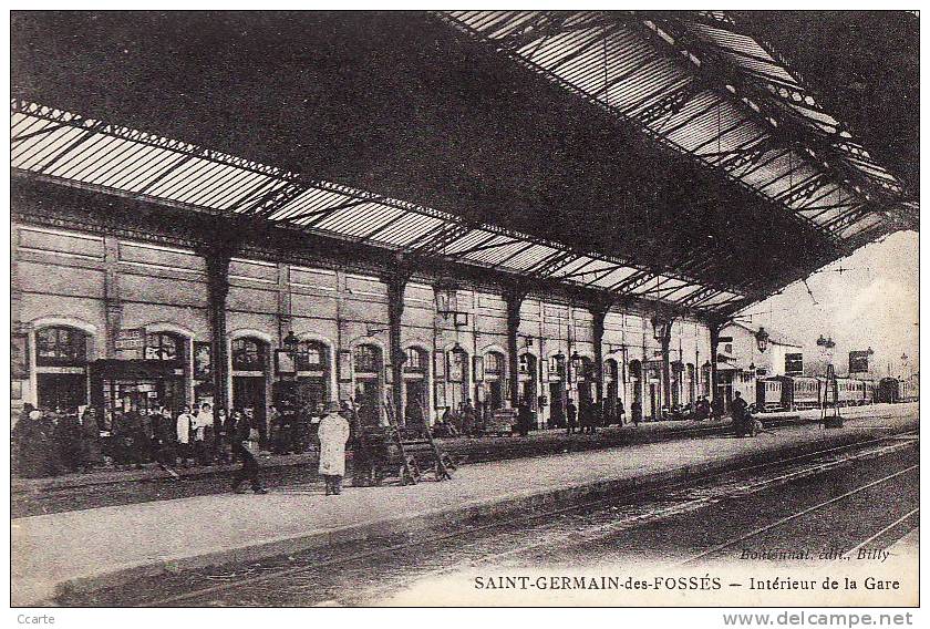 SAINT-GERMAIN-des-FOSSES(   03)  / CHEMINS DE FER / GARES SANS TRAINS / Intérieur De La Gare / Animation - Autres & Non Classés