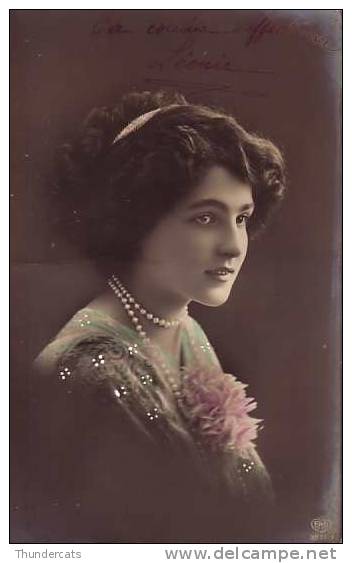 RPPC REAL PHOTO POSTCARD BEAUTIFUL FASHION LADY POSING ** CPA JOLIE FEMME ELEGANTE MODE - Femmes