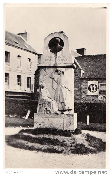 Painpol - Monument Et Médaillon Th. Botrel  : Achat Immédiat - Paimpol