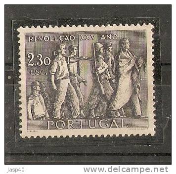 D - PORTUGAL AFINSA 740 - NOVO COM CHARNEIRA,MH - Used Stamps