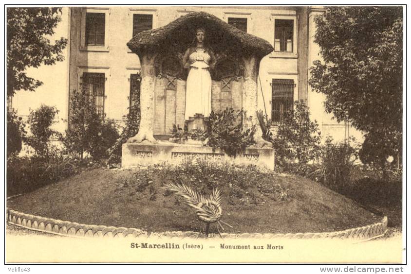 38/ CPA  - St Marcellin - Monument Aux Morts - Saint-Marcellin