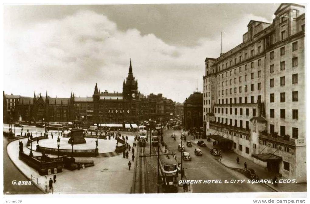 ROYAUME-UNI - LEEDS - CPA - N°G 8388 - Leeds, Queens Hotel And City Square - Tramway - Leeds