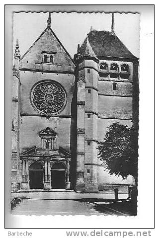 10.- BAR-SUR-AUBE .- Eglise Saint-Etienne  Portail Remarquable Par Sa Rosace - Bar-sur-Aube