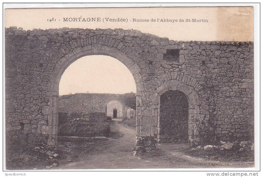 17714 MORTAGNE SUR SEVRE  Ruines De L'Abbaye De Saint Martin . 1451 Vasselier - Mortagne Sur Sevre