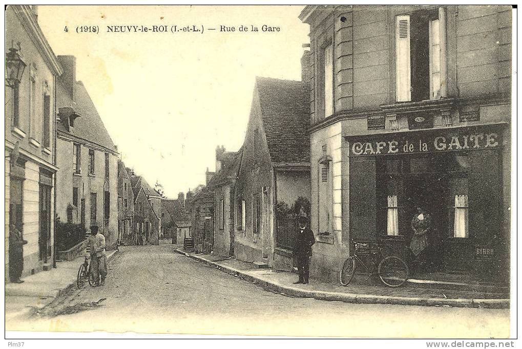 NEUVY LE ROI - Rue De La Gare - Neuvy-le-Roi