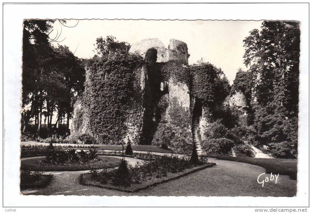 27 - Conches          Le Donjon   Jardins De L'Hôtel De Ville - Conches-en-Ouche