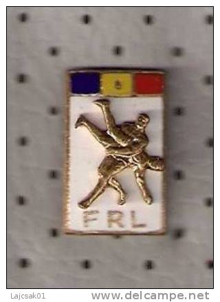 A3 Wrestling Federation Of Romania Rare Pin - Worstelen