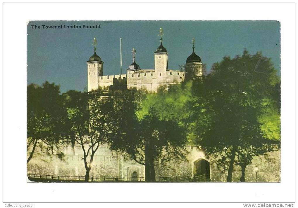 Cp, Angleterre, Londres, The Tower Of London, Floodlit, Voyagée 1969 - Tower Of London