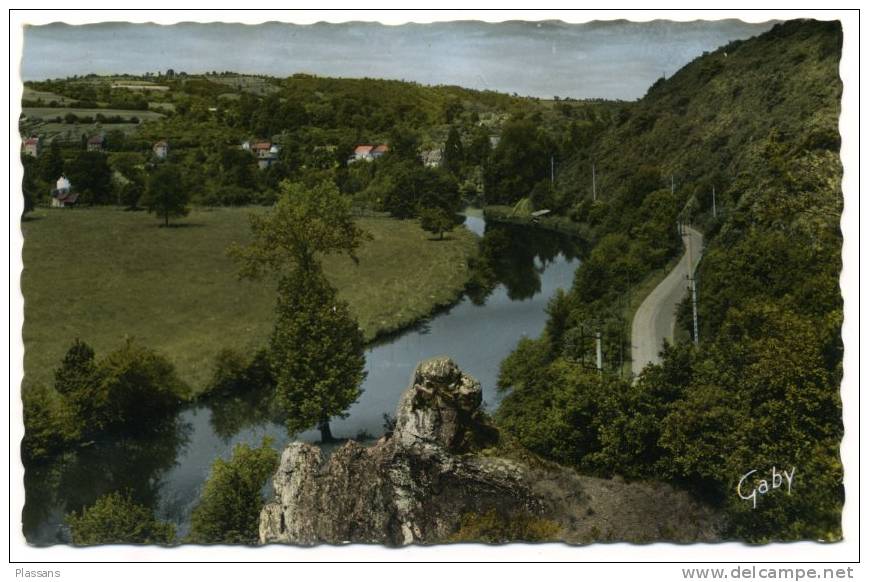 PONT D´OUILLY (Calvados) . La Roche Du Lion De L´Orne. Normandie - Pont D'Ouilly