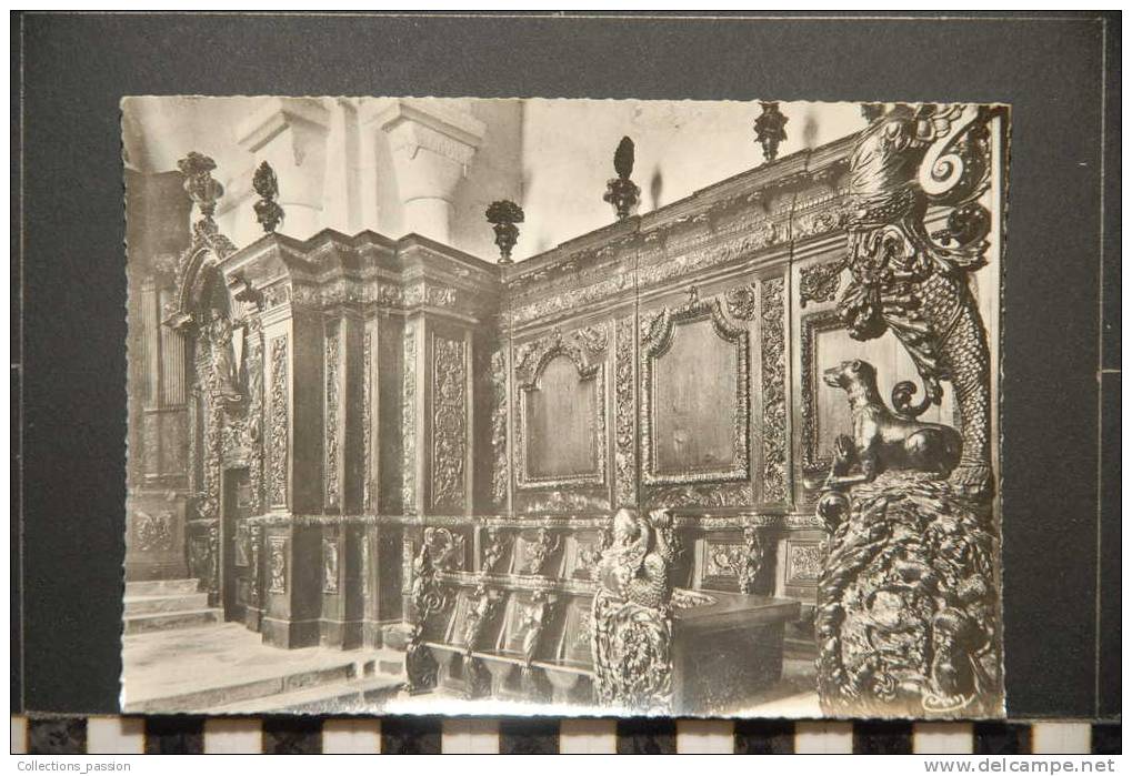 MOUTIER D´AHUN INTERIEUR DE L´EGLISE ADMIRABLE BOISERIE SCULPTE LES STALLES ET LA CARIATIDE DROITE - Moutier D'Ahun