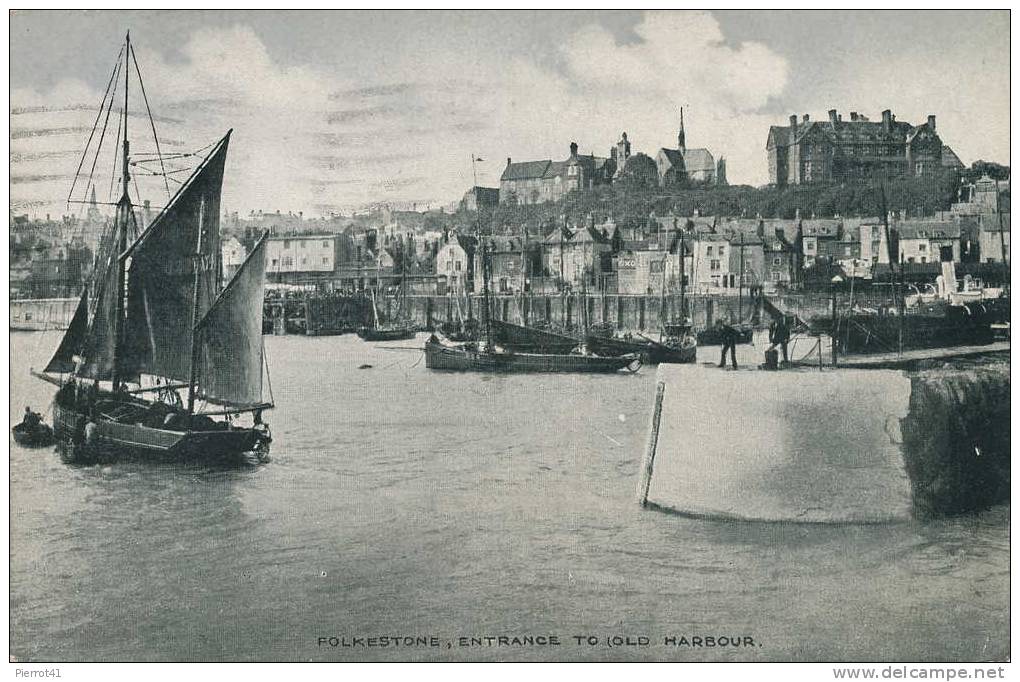 ROYAUME-UNI  - FOLKESTONE - Entrance To The Old Harbour - Folkestone