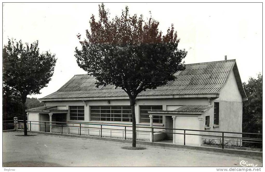 GORGES     GROUPE SCOLAIRE    CITE DE PLEIN AIR D ANGREVIERS - Gorges