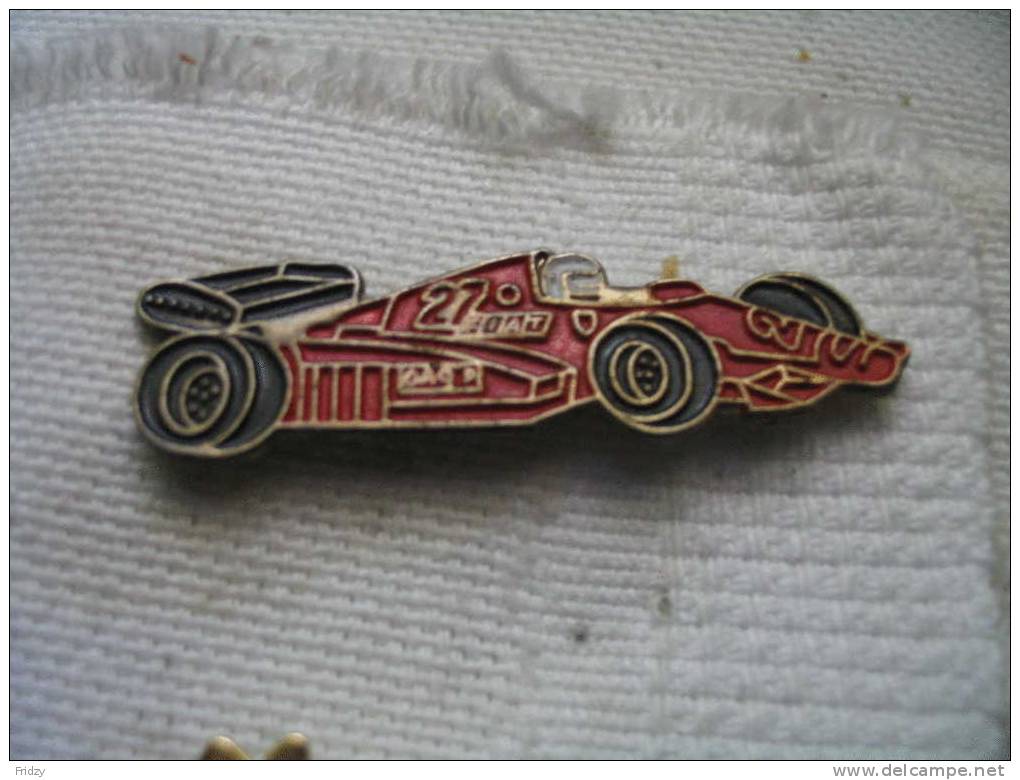 Pin´s Formule 1 Rouge N° 27, Sponsor FIAT. - F1